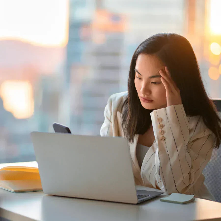 Professional working more efficiently with Plaud.
